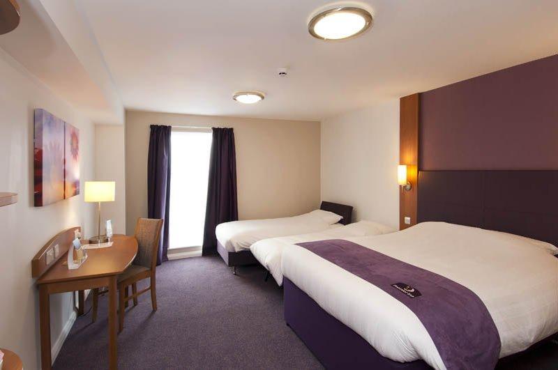 Premier Inn London ดาเกนแนม ภายนอก รูปภาพ