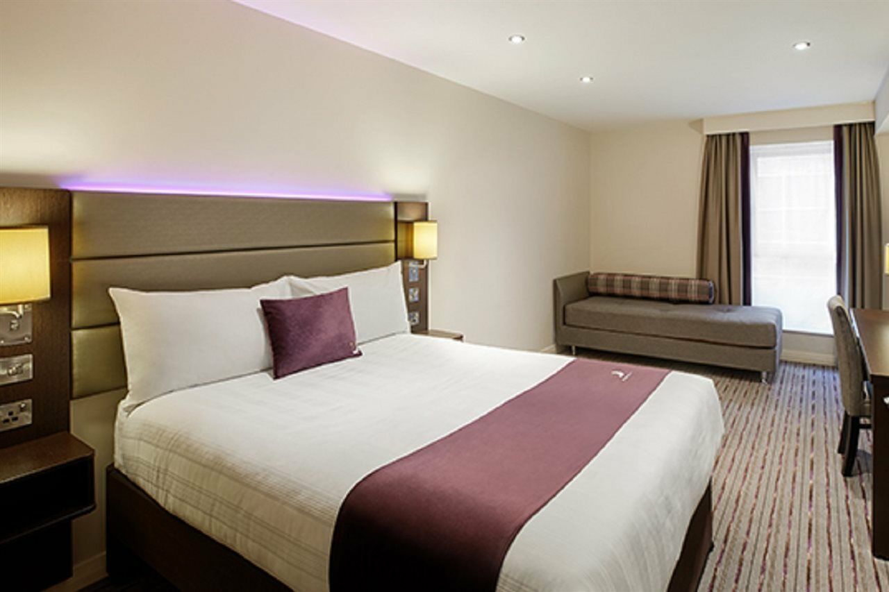 Premier Inn London ดาเกนแนม ภายนอก รูปภาพ