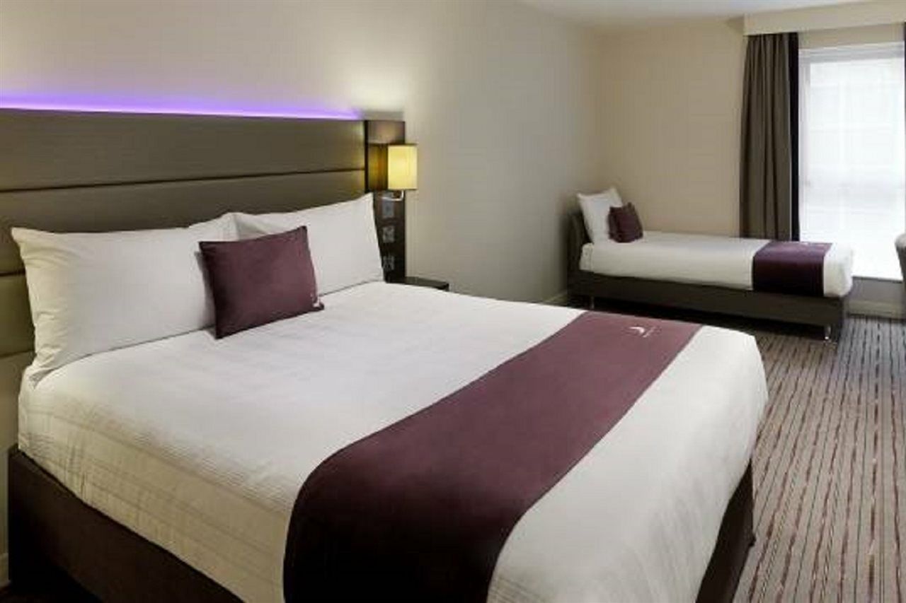 Premier Inn London ดาเกนแนม ภายนอก รูปภาพ